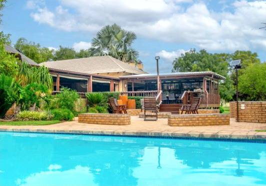 Pool and outdoor lounge